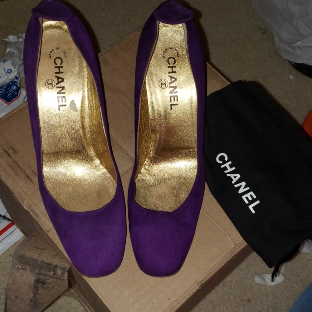 CHANEL PUMPS